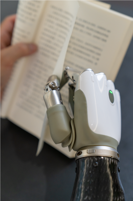 神經(jīng)接口-機(jī)器人-AI算法 三位一體自主研發(fā)平臺(tái)完成億元融資，智能機(jī)器人研發(fā)迎來新突破